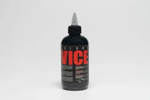 Tinta Vice Tattoo. Opiniones sobre esta tinta negra para tatuajes, con información de reciclaje y composición.