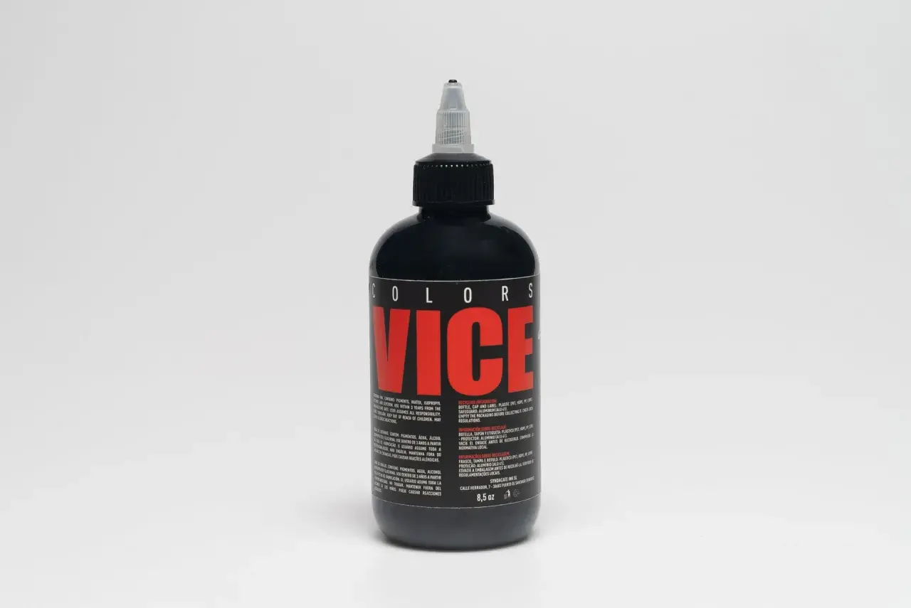 Tinta Vice Tattoo. Opiniones sobre esta tinta negra para tatuajes, con información de reciclaje y composición.