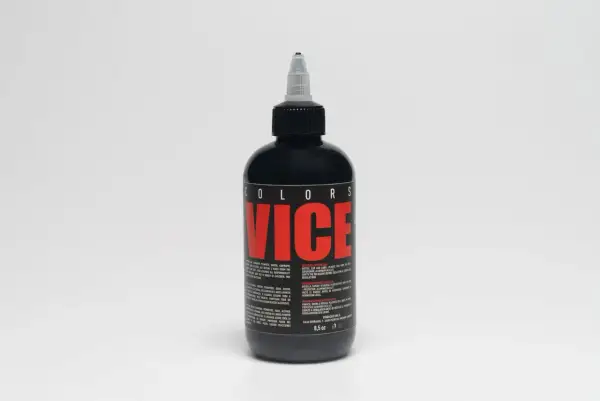 Tinta Vice Tattoo. Opiniones sobre esta tinta negra para tatuajes, con información de reciclaje y composición.